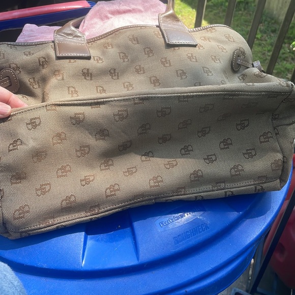 Dooney & Bourke 1975 taupe brown pink interior 16”/12” strap down 11” - Picture 6 of 17